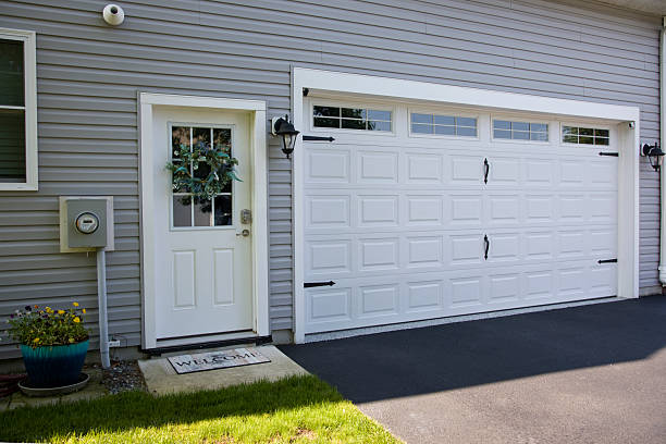 24/7 Emergency Garage Door Panel Replacement experts in Galena, KS